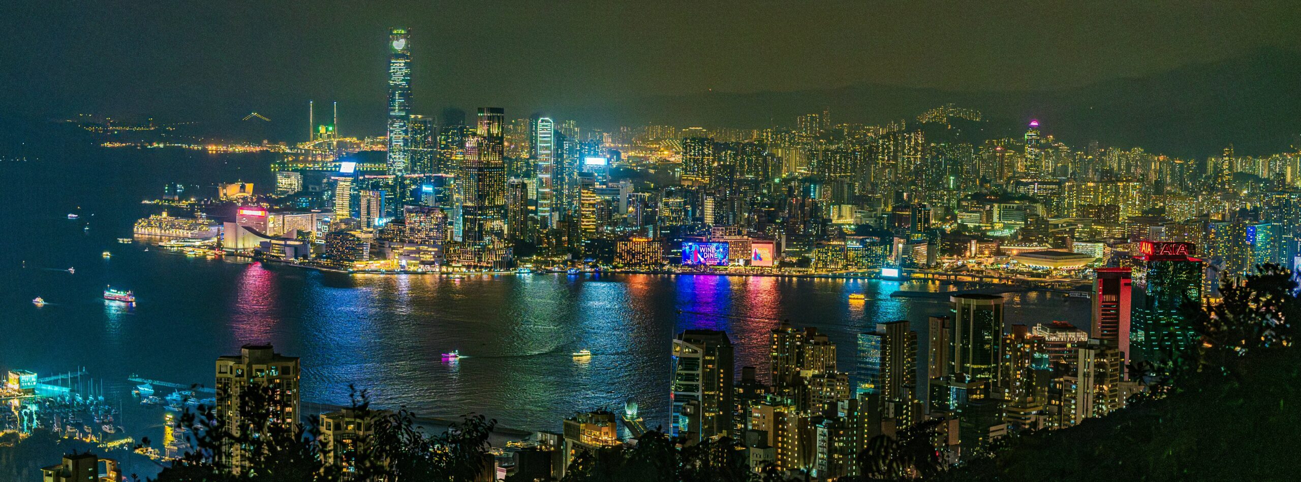Hong Kong in Winter: Best Attractions, Weather & Festivals